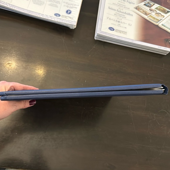 Creative Memories Set - Navy Scrapbook + 45 scrapbook pages + 75 Page Protectors - Picture 12 of 12